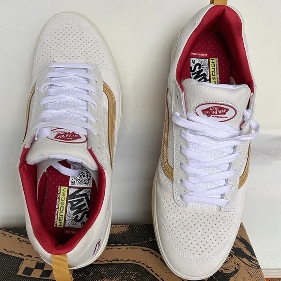 Vans WMNS Zahba Vintage Sport White Multi
VN0007QQJ5K
Sneakers - Picture 6 of 16